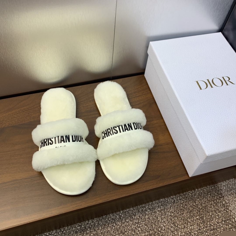 ch**an D*or slippers